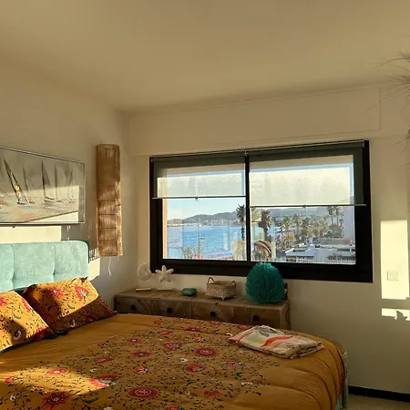 Premium Sea Front Apartment *