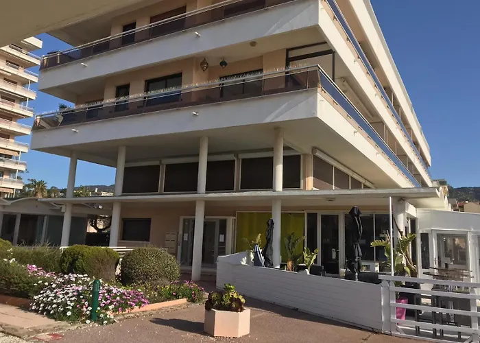 Premium Sea Front Apartment