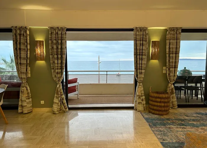 Premium Sea Front *