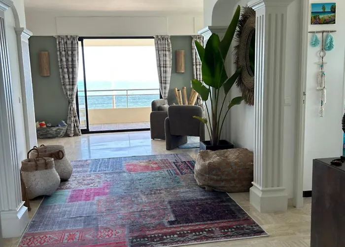 Premium Sea Front Apartment *